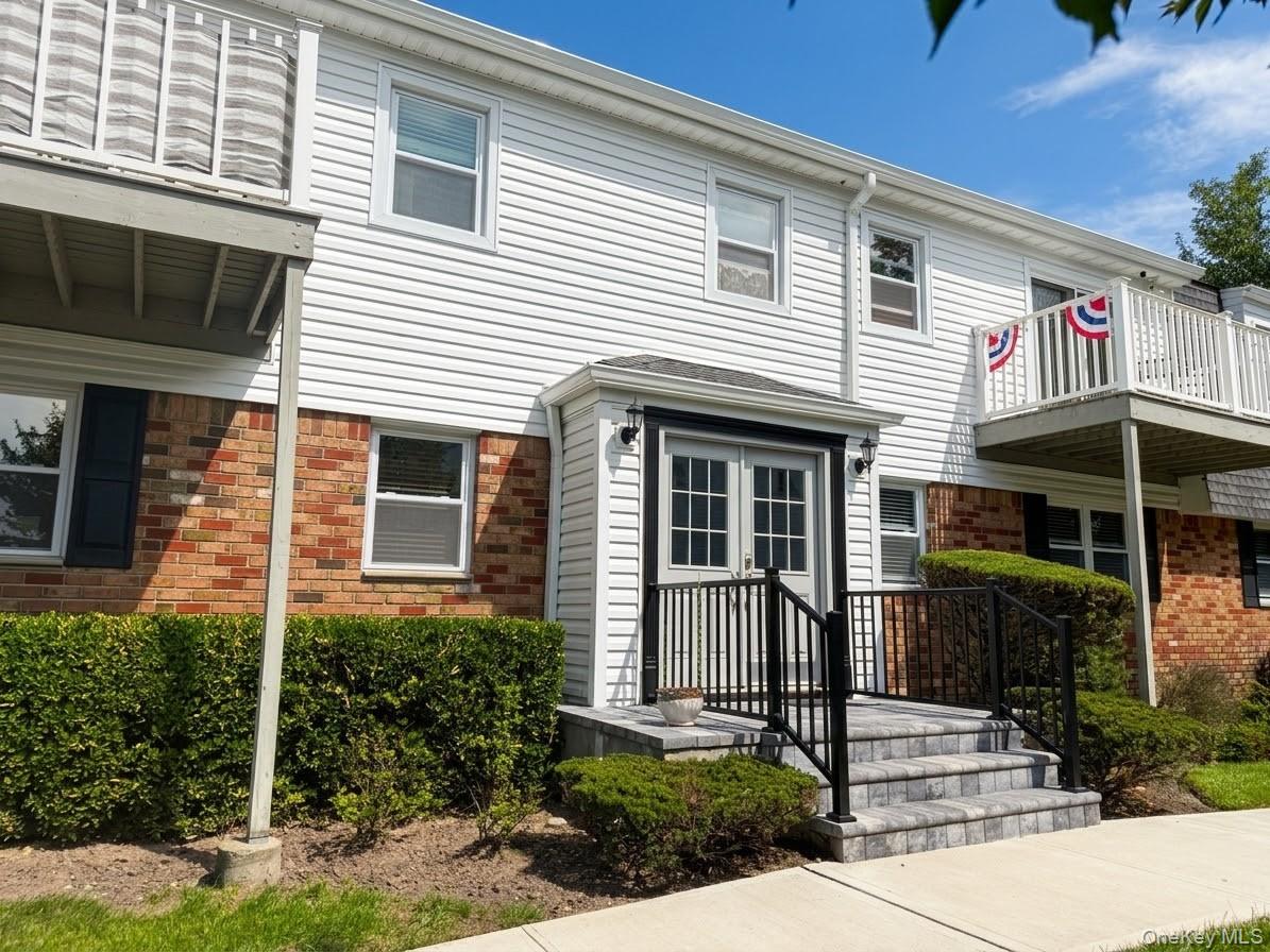 260-56 Waverly Ave, Unit 56 photo 4