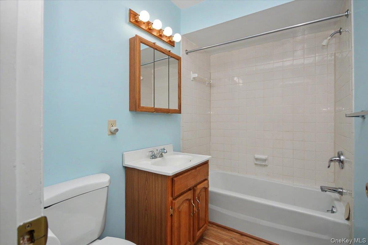 902 Commons Way, Unit D photo 24