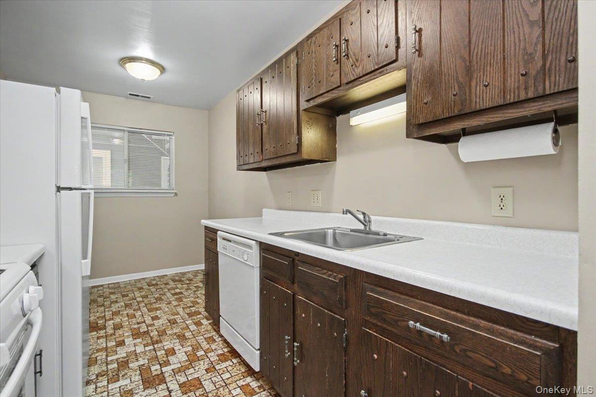 902 Commons Way, Unit D photo 26