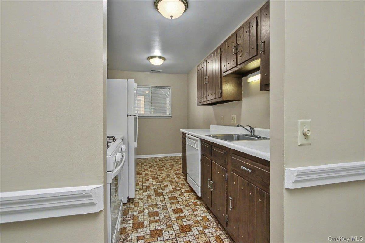 902 Commons Way, Unit D photo 25