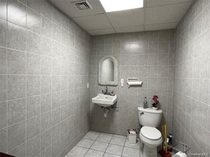 5 Bond Street, Unit 1 photo 7