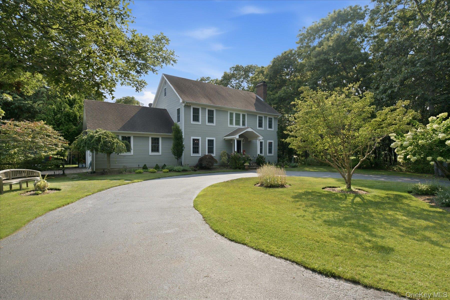 147B Old Country Road – For Sale photo 2