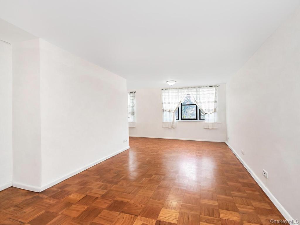 1874 Pelham Parkway S, Unit 2P photo 5