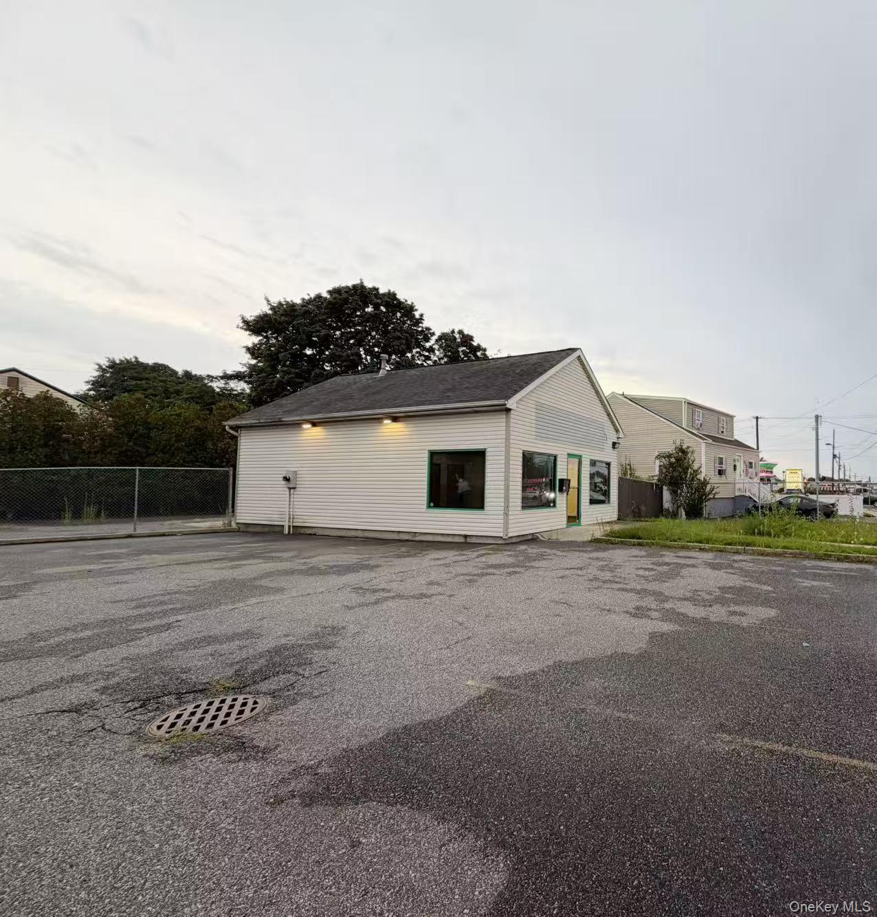 199 E Montauk Highway – For Rent