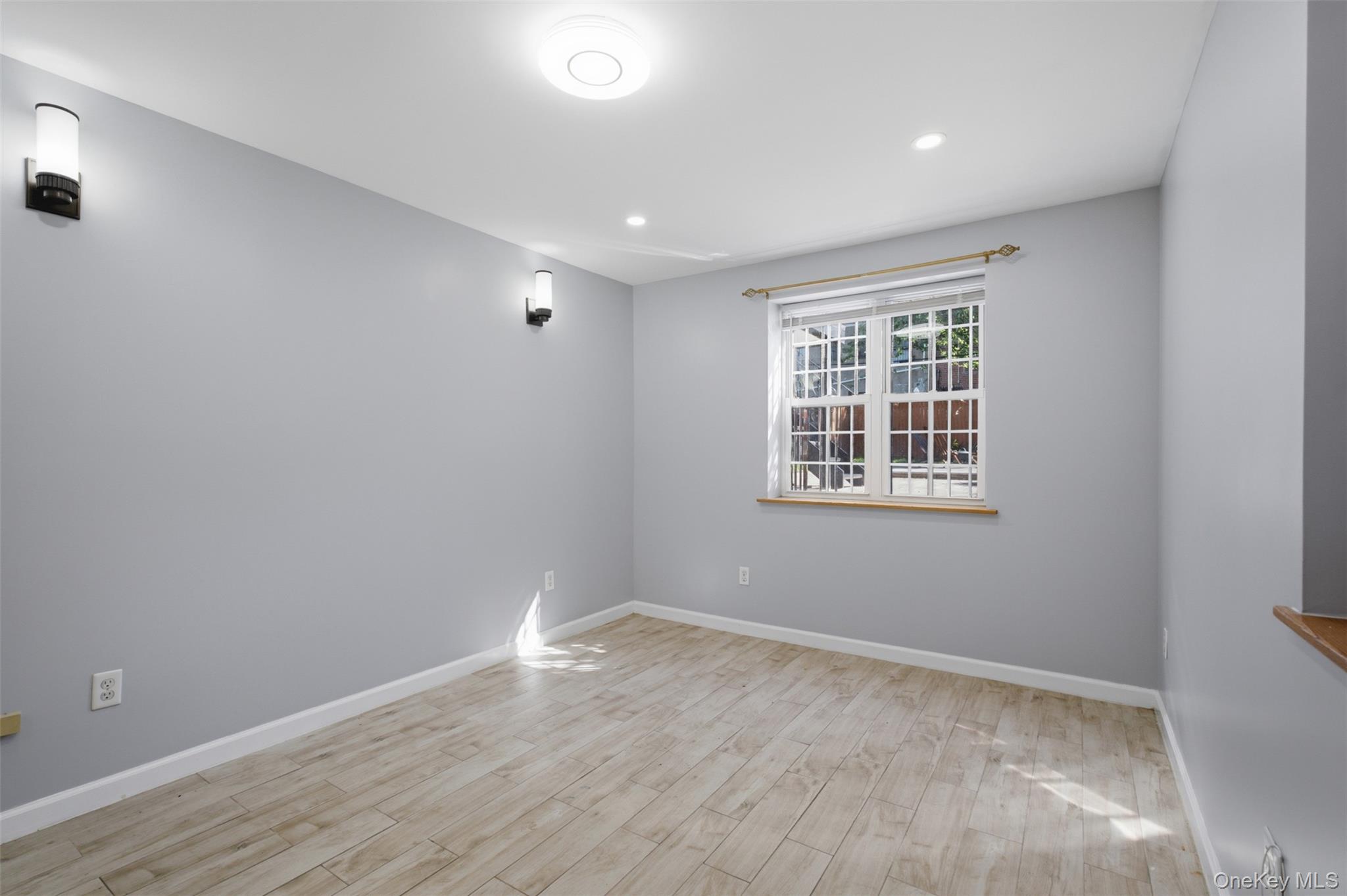 2110 Tomlinson Avenue – For Sale photo 37