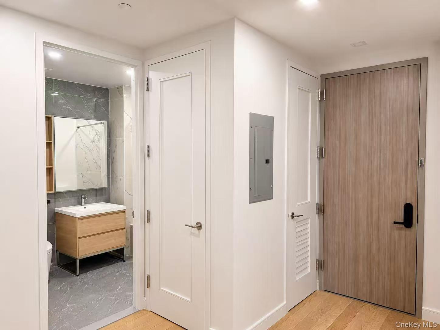 45-30 Pearson Street, Unit 15B photo 4