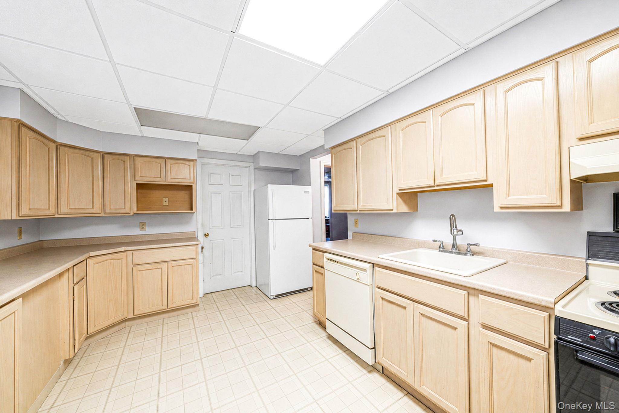 14 Roosevelt Avenue – For Sale photo 33