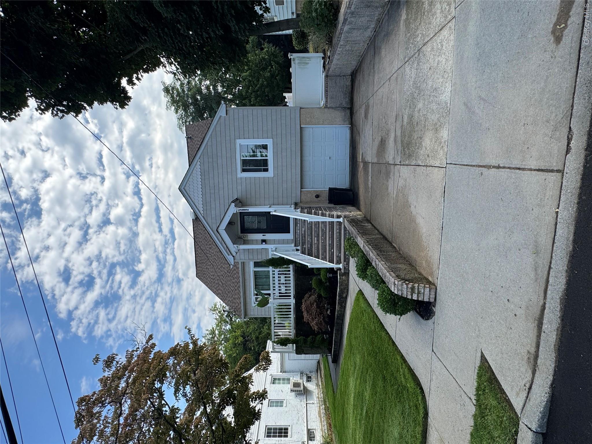 382 Daub Avenue – For Sale photo 2