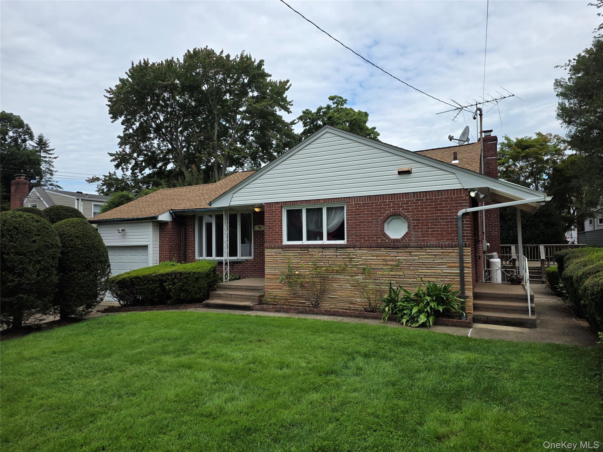 42 Sheridan Street – For Sale