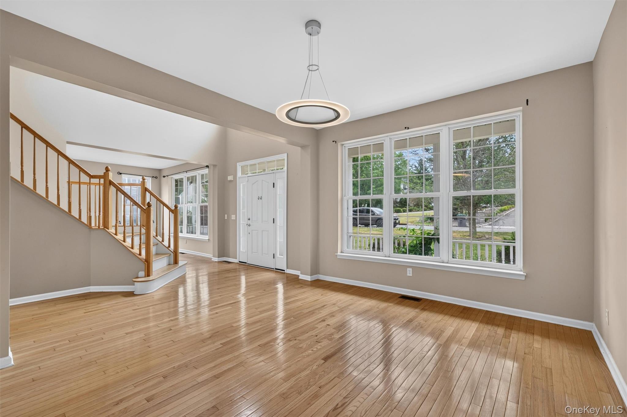 5 Oldwyck Crescent – For Rent photo 10
