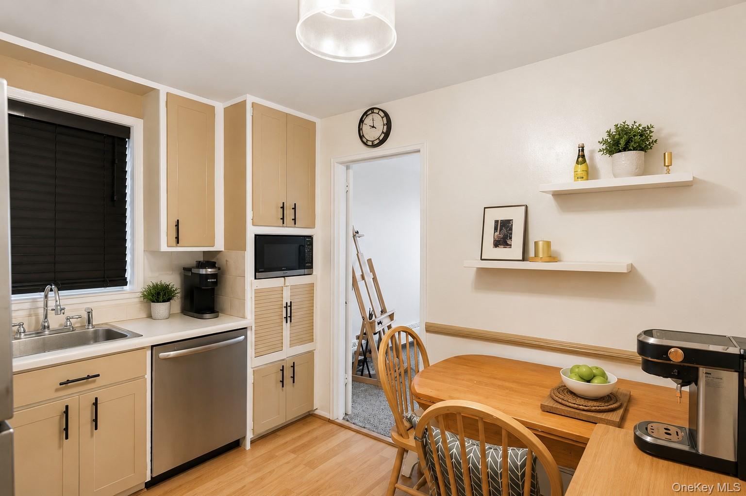370 W Broadway, Unit 1D photo 9