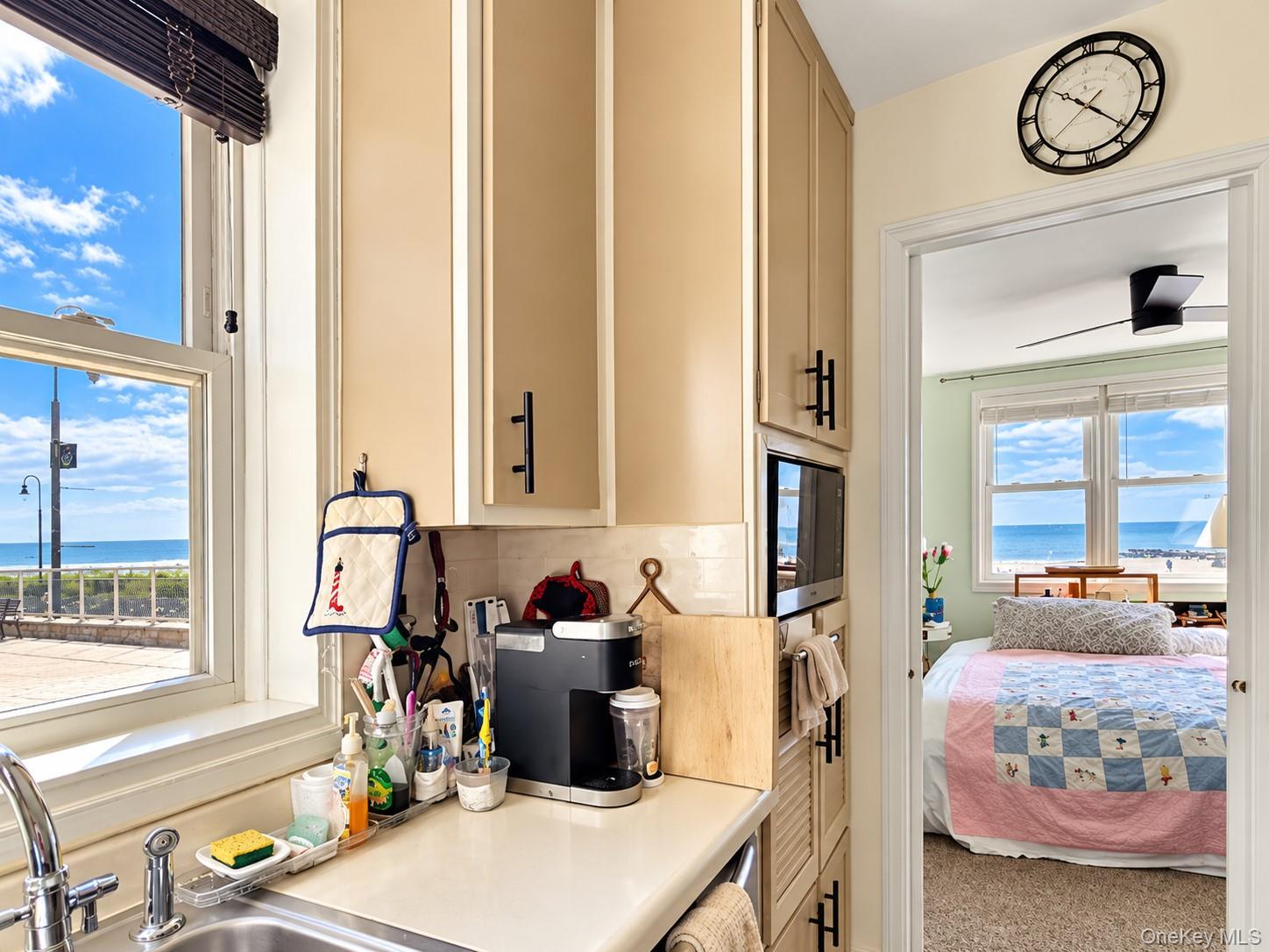370 W Broadway, Unit 1D photo 2