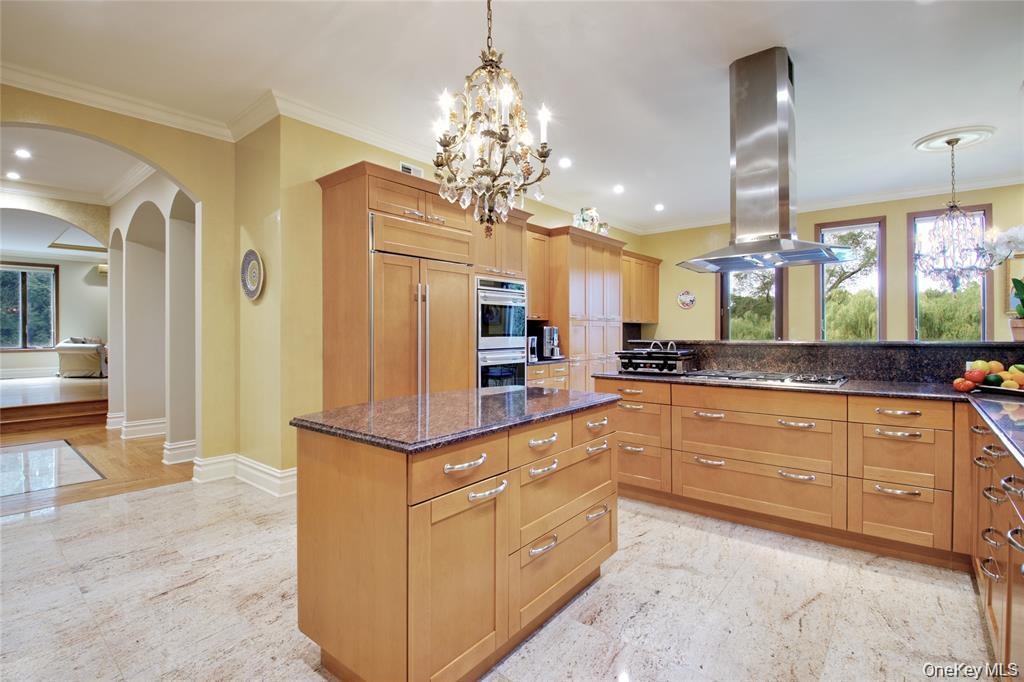 527 Manhasset Woods Road – For Sale photo 17