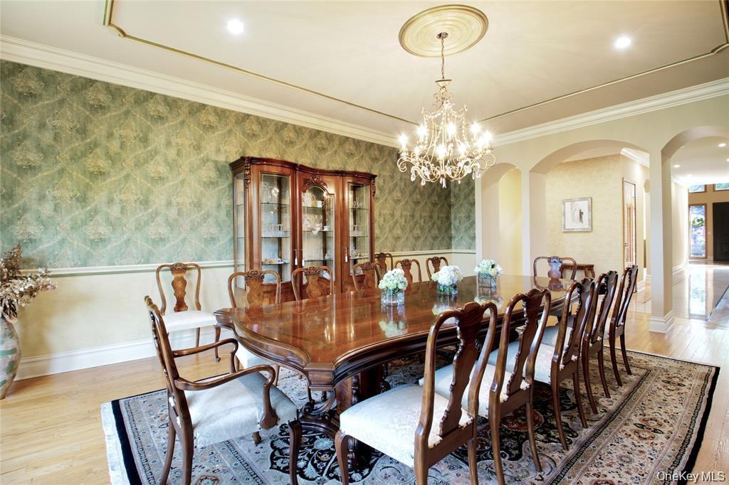 527 Manhasset Woods Road – For Sale photo 14