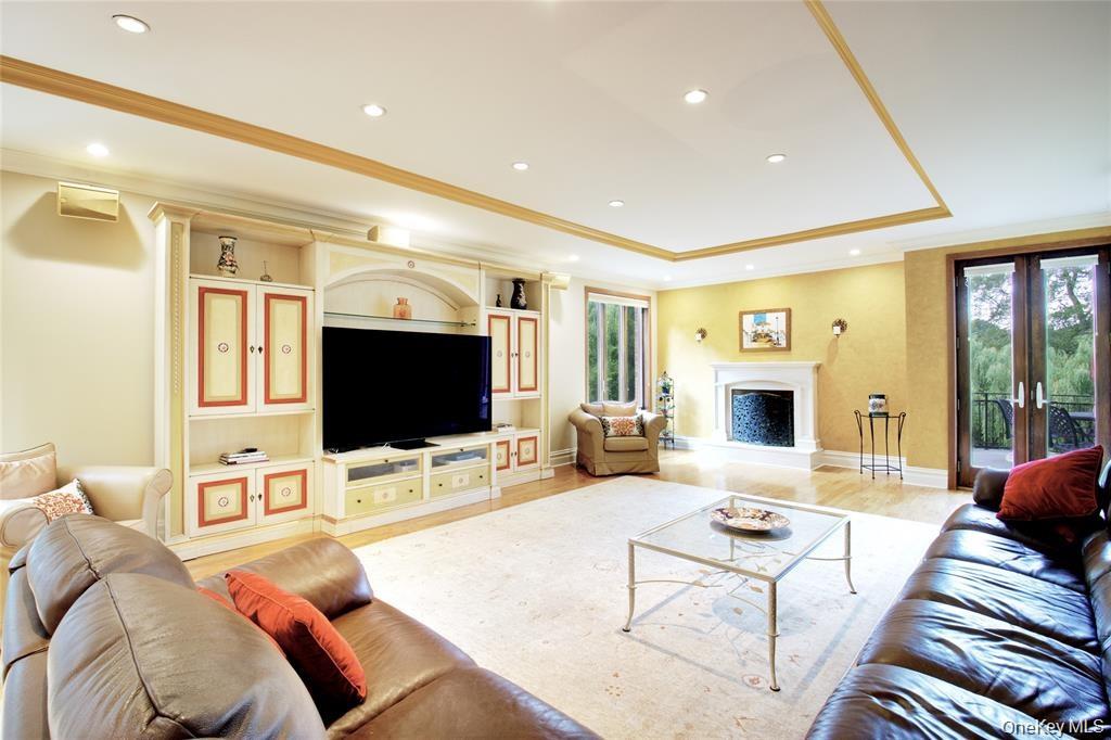 527 Manhasset Woods Road – For Sale photo 13