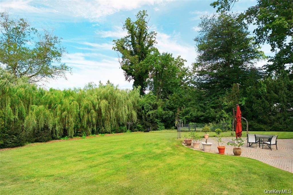 527 Manhasset Woods Road – For Sale photo 34
