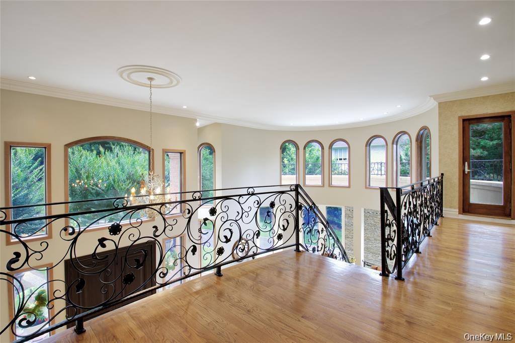 527 Manhasset Woods Road – For Sale photo 20