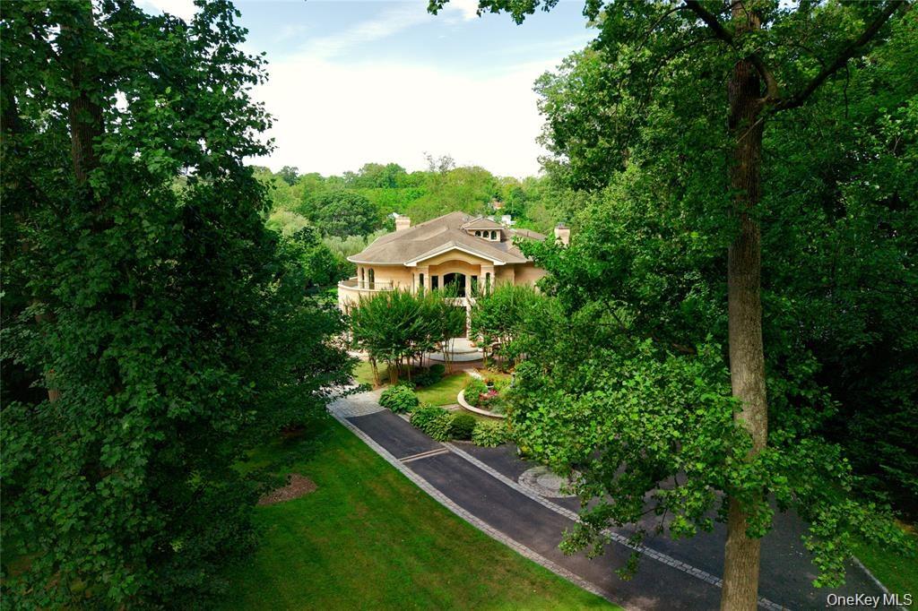 527 Manhasset Woods Road – For Sale photo 29