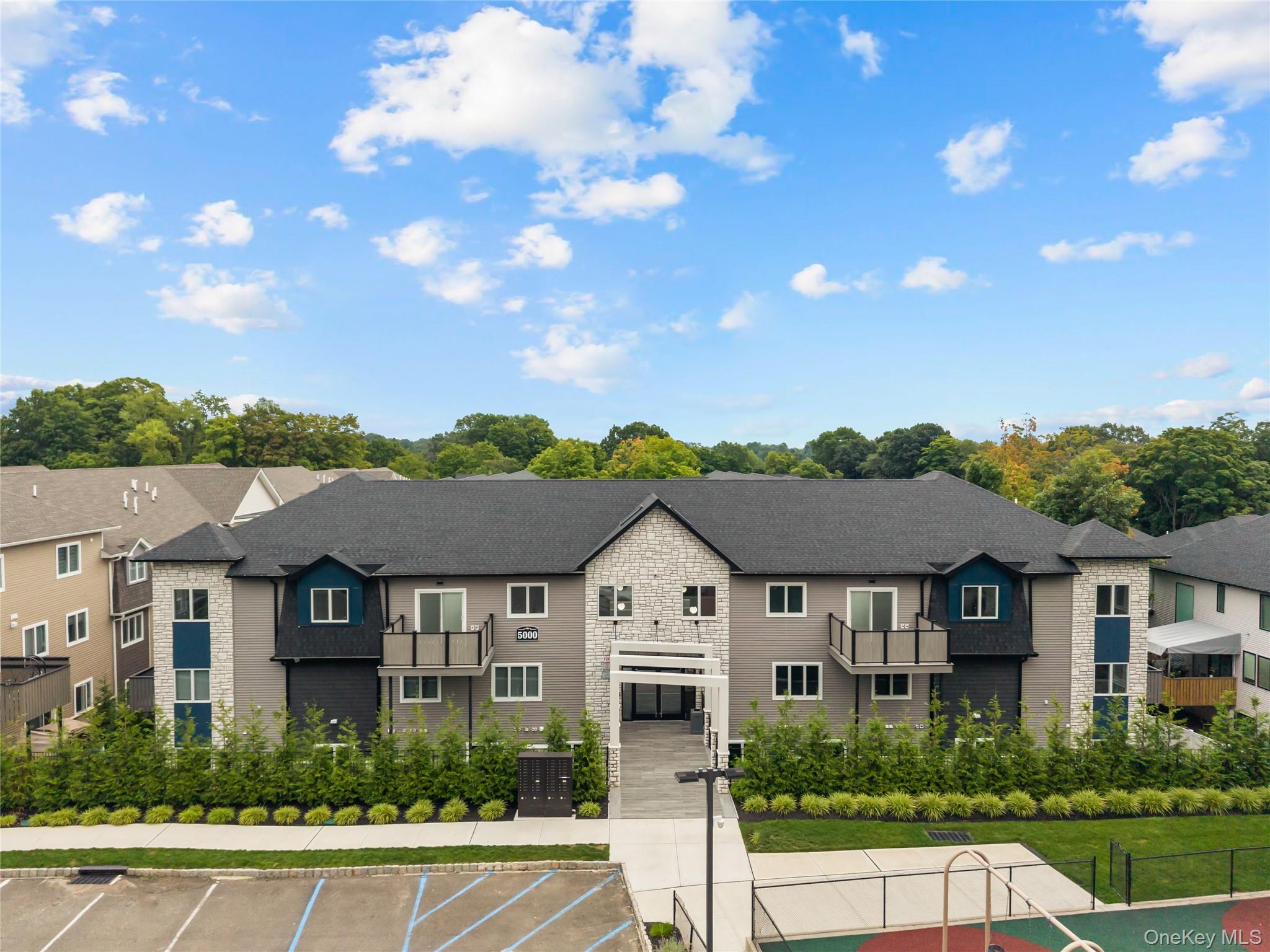 5205 Corner Street – For Sale
