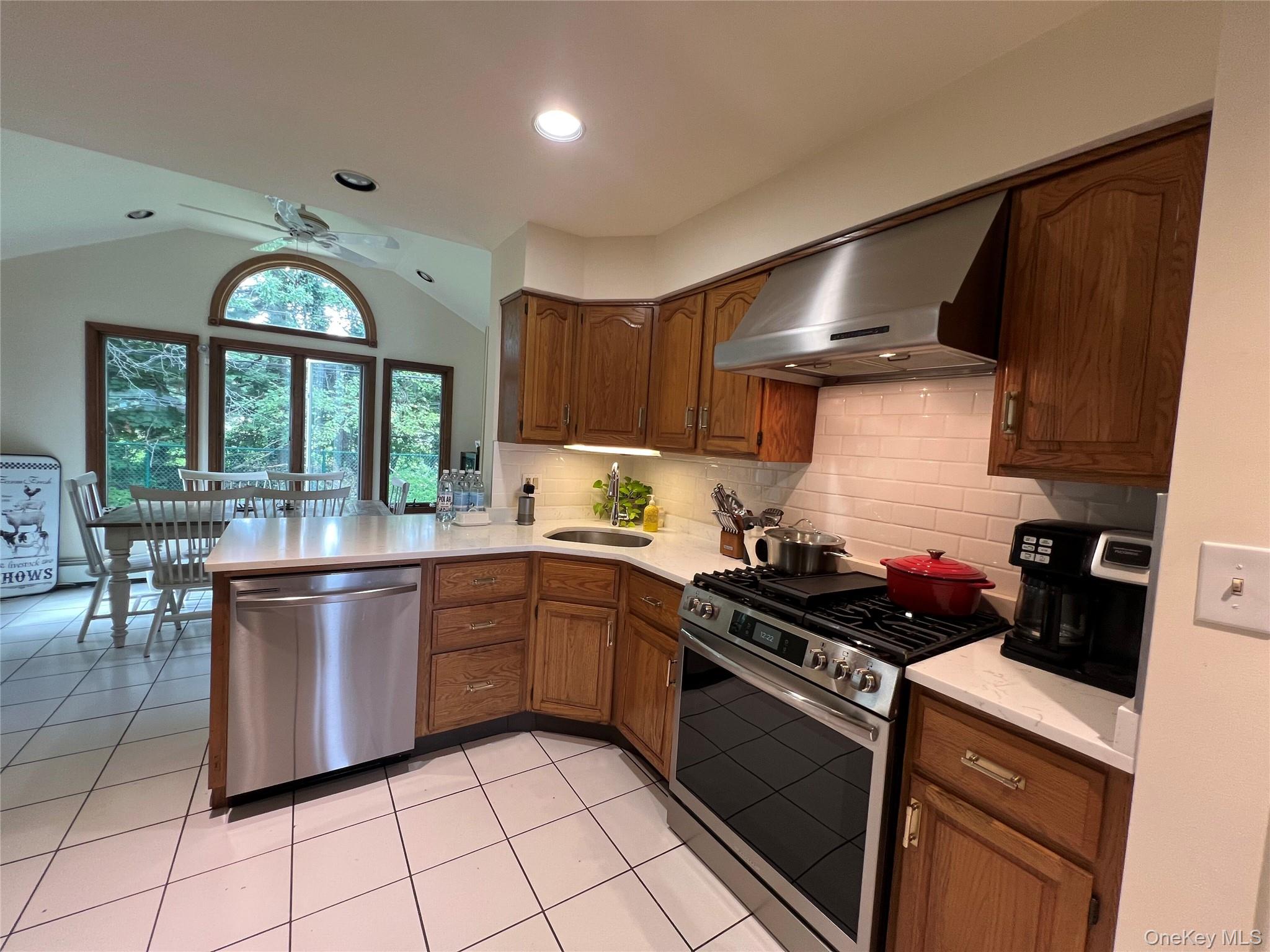 140 Hayes Street – For Rent photo 5