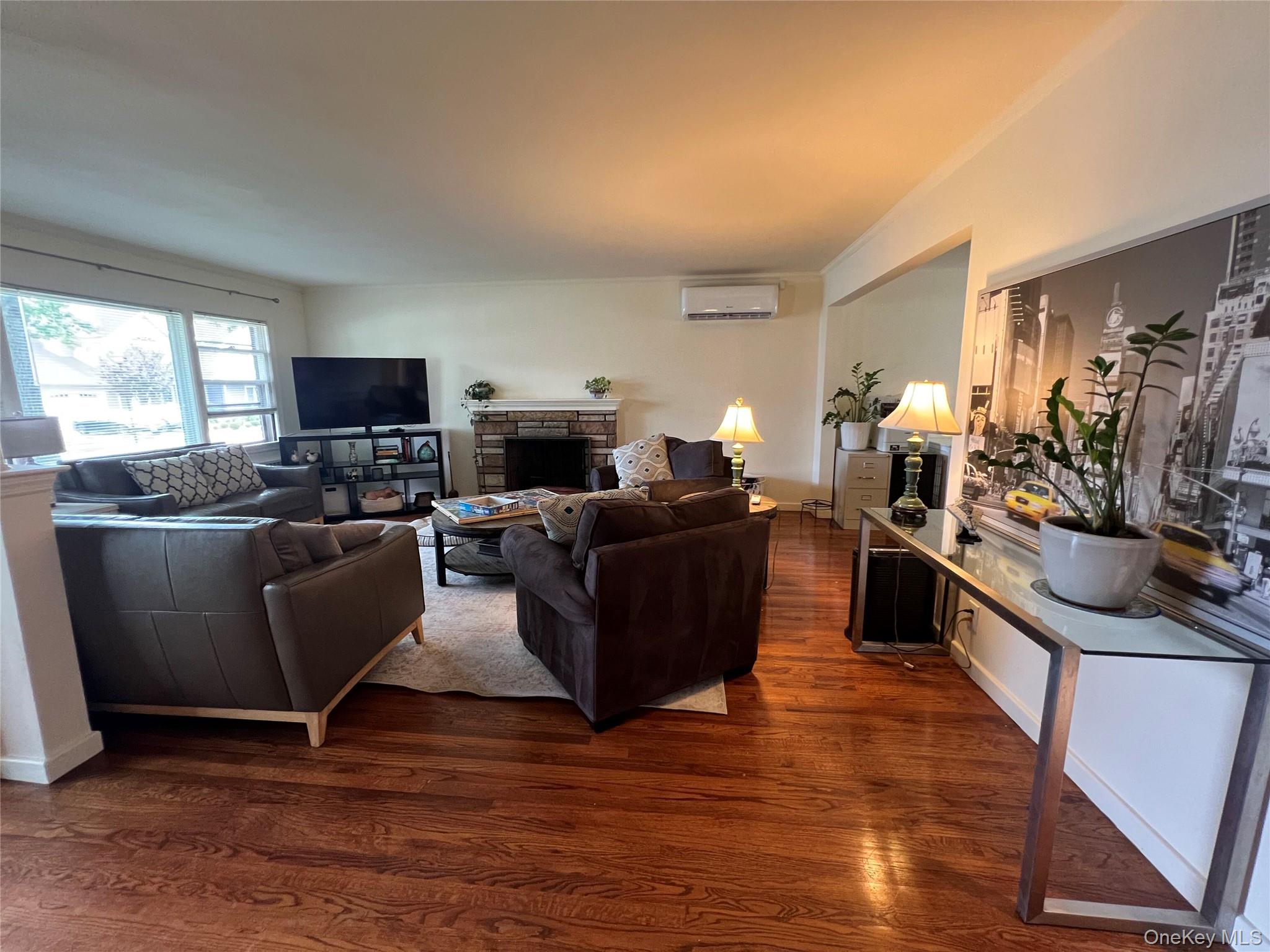 140 Hayes Street – For Rent photo 2