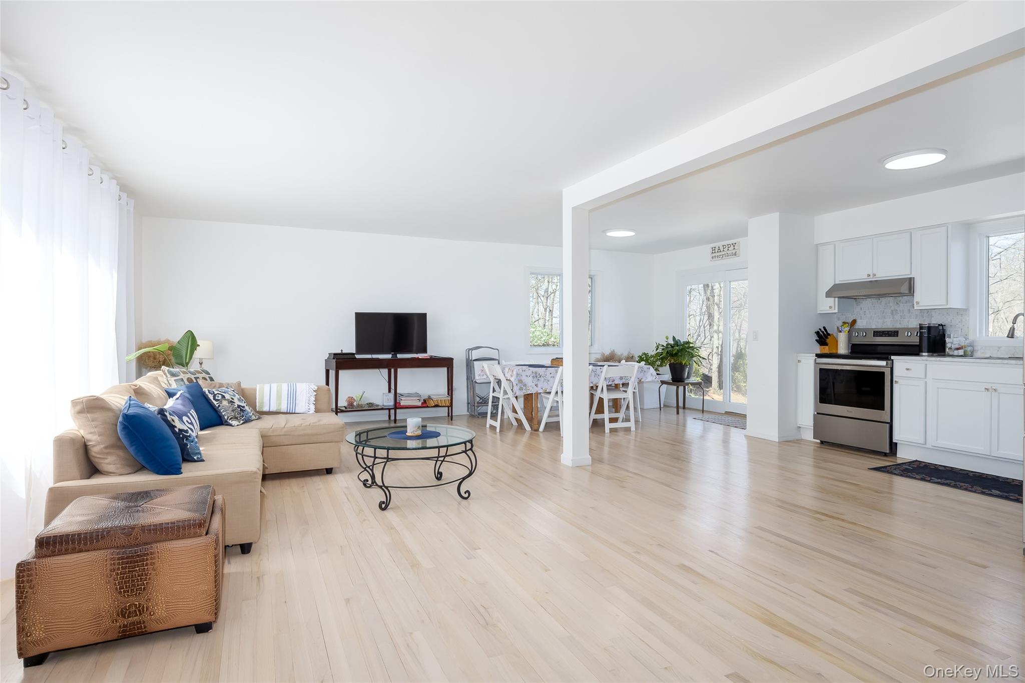 371 S River Road – For Rent photo 6