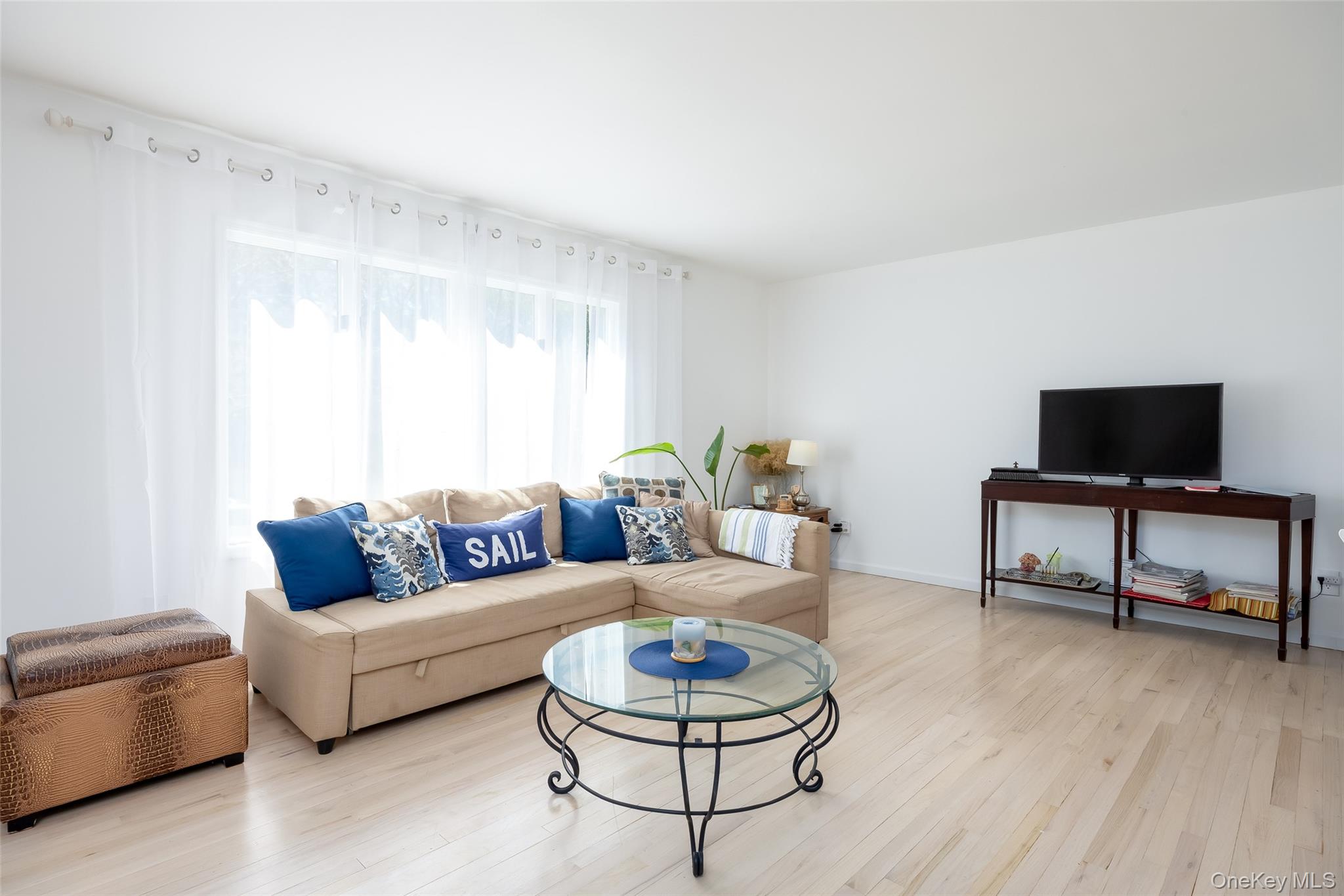 371 S River Road – For Rent photo 8