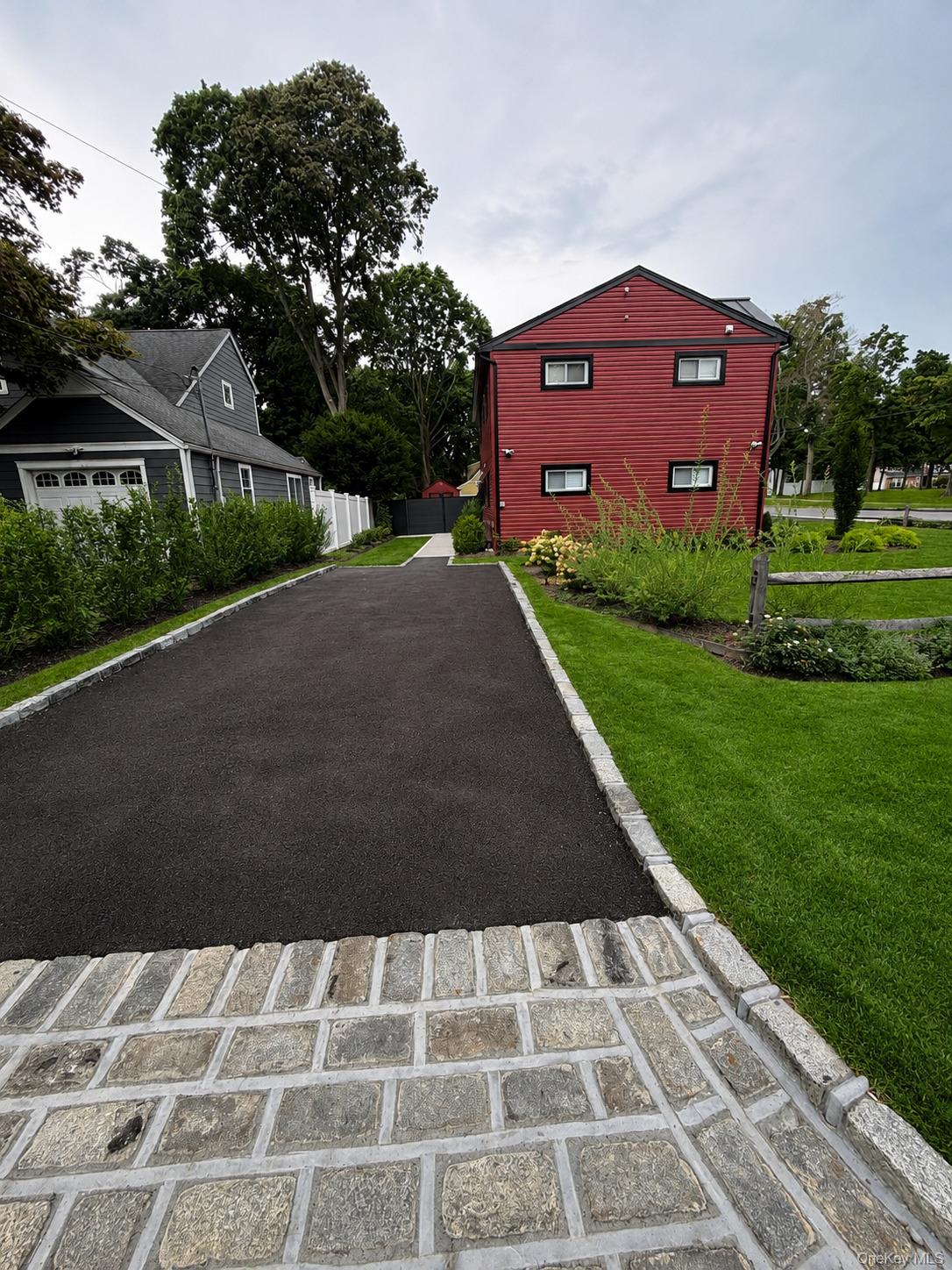 17 Jefferson Avenue – For Rent photo 3