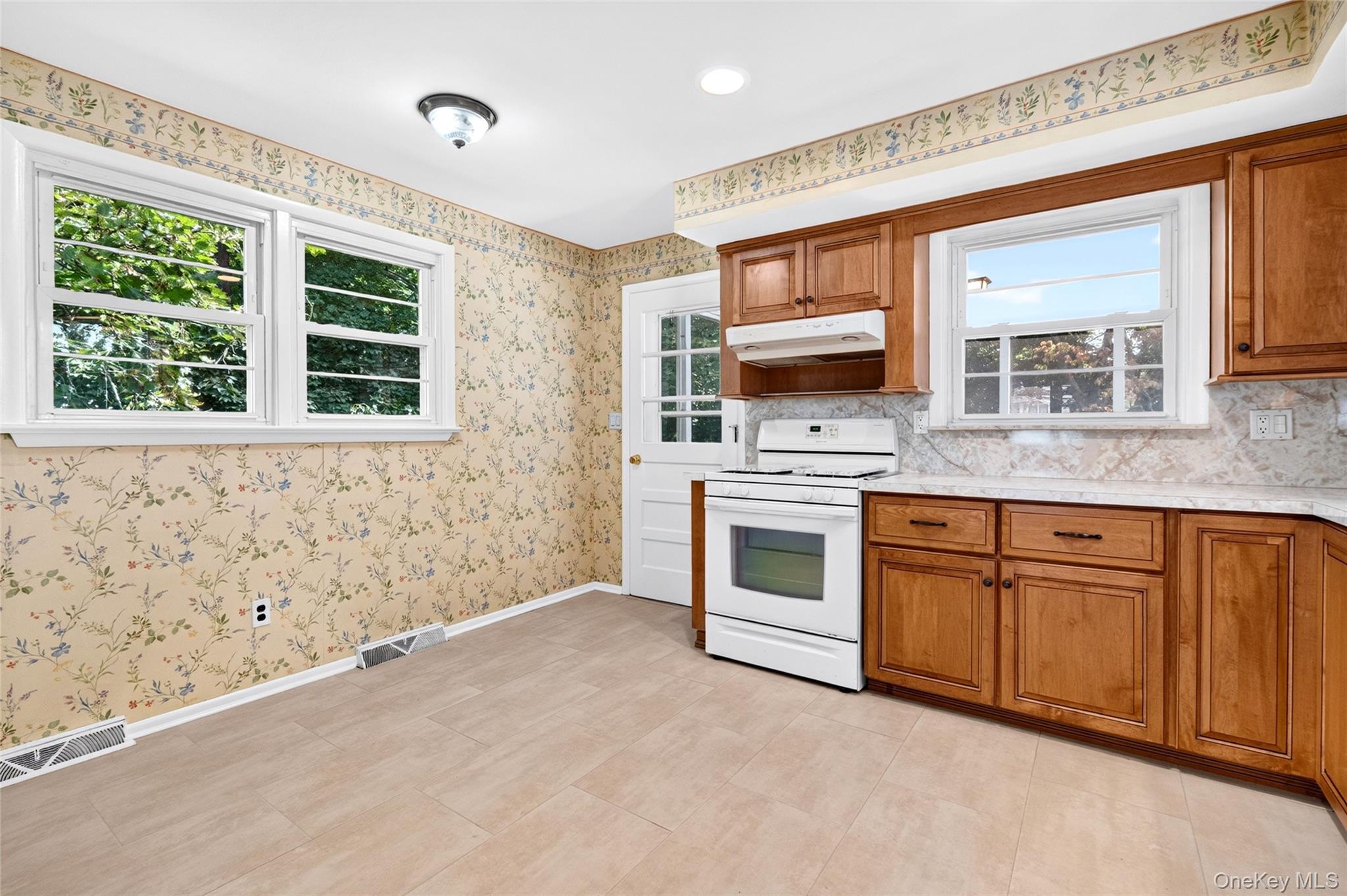 92 Kings Highway – For Sale photo 17