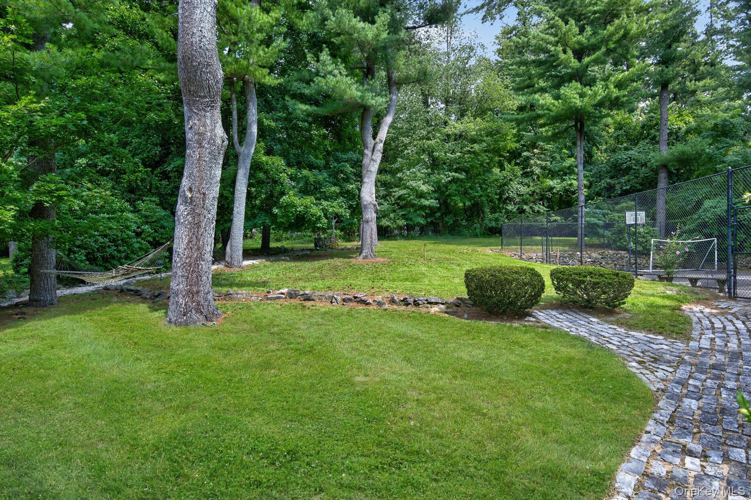 10 Dorchester Drive – For Sale photo 31