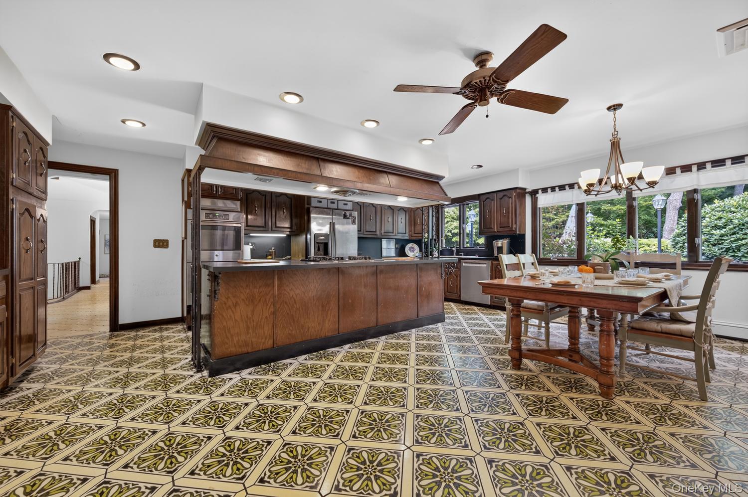 10 Dorchester Drive – For Sale photo 11
