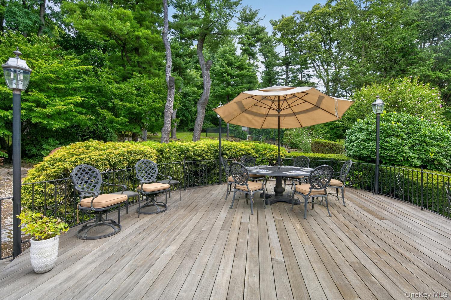 10 Dorchester Drive – For Sale photo 36