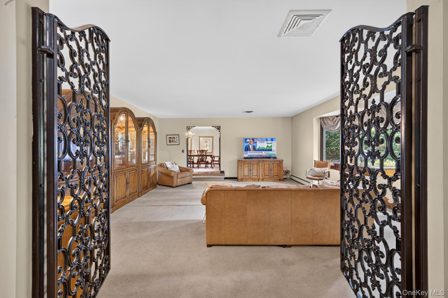 10 Dorchester Drive – For Sale photo 5