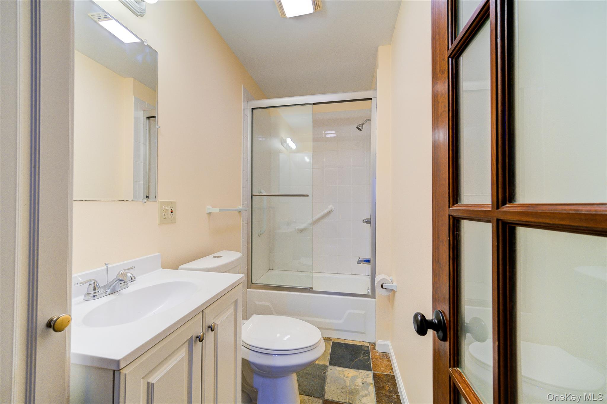 35 Clara Avenue – For Rent photo 15