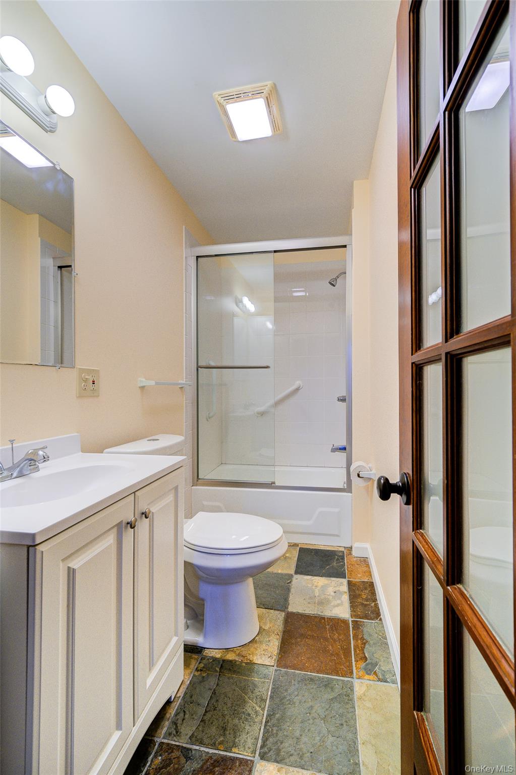 35 Clara Avenue – For Rent photo 16