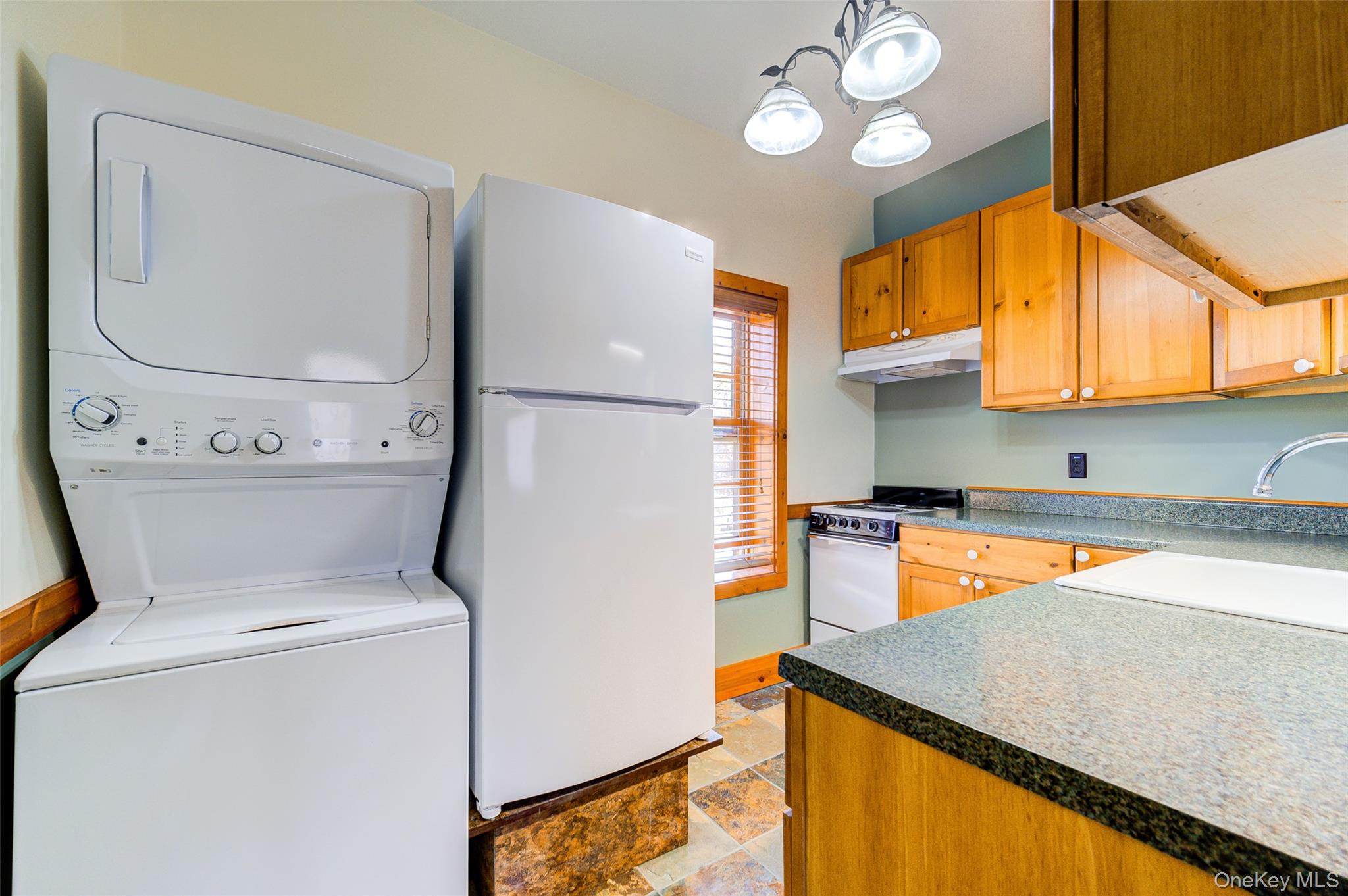 35 Clara Avenue – For Rent photo 6