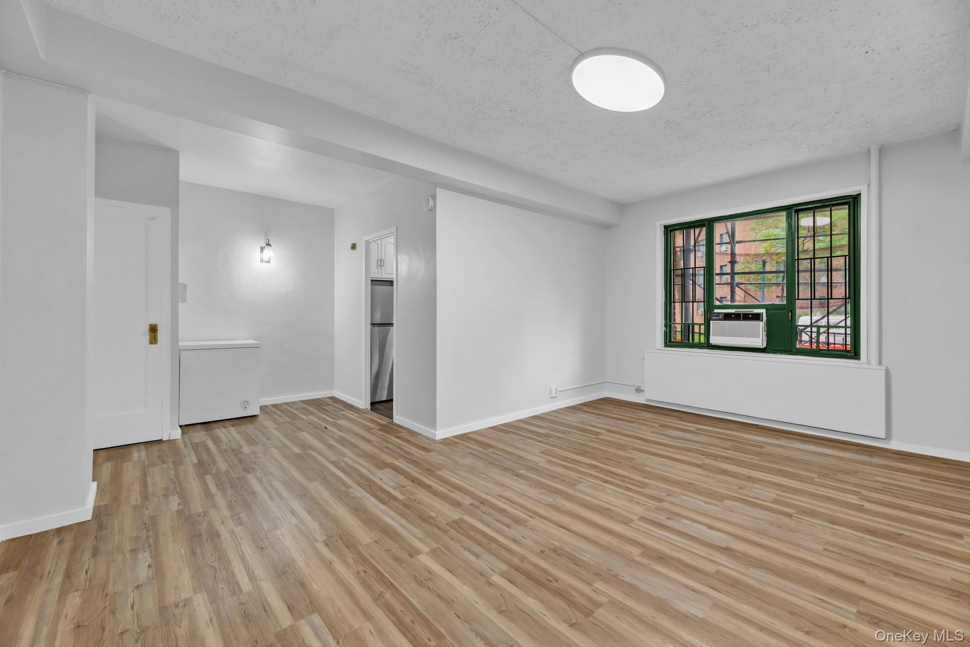 7 Metropolitan Oval, Unit ME photo 5