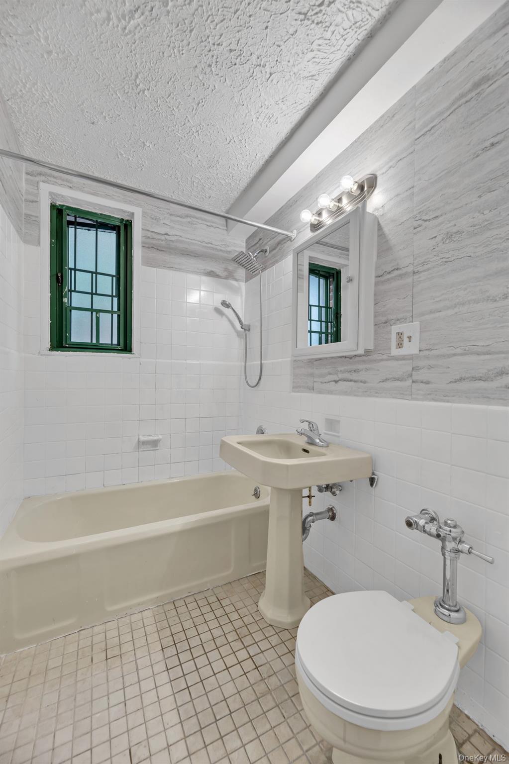 7 Metropolitan Oval, Unit ME photo 6