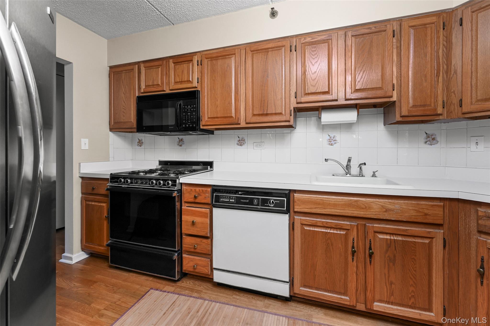 680 W Boston Post Road, Unit 3A photo 14