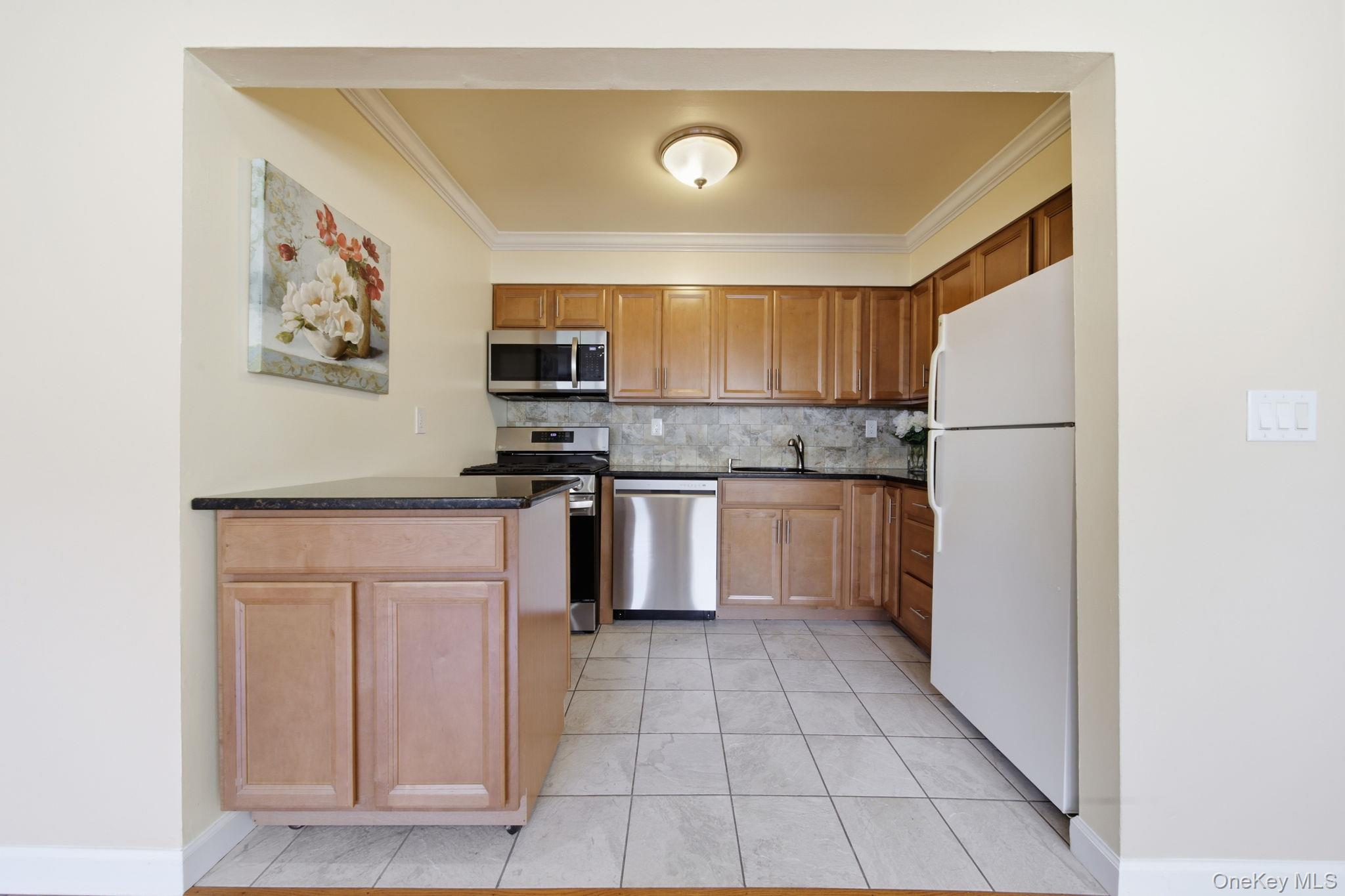 227 N Middletown Road, Unit D photo 6