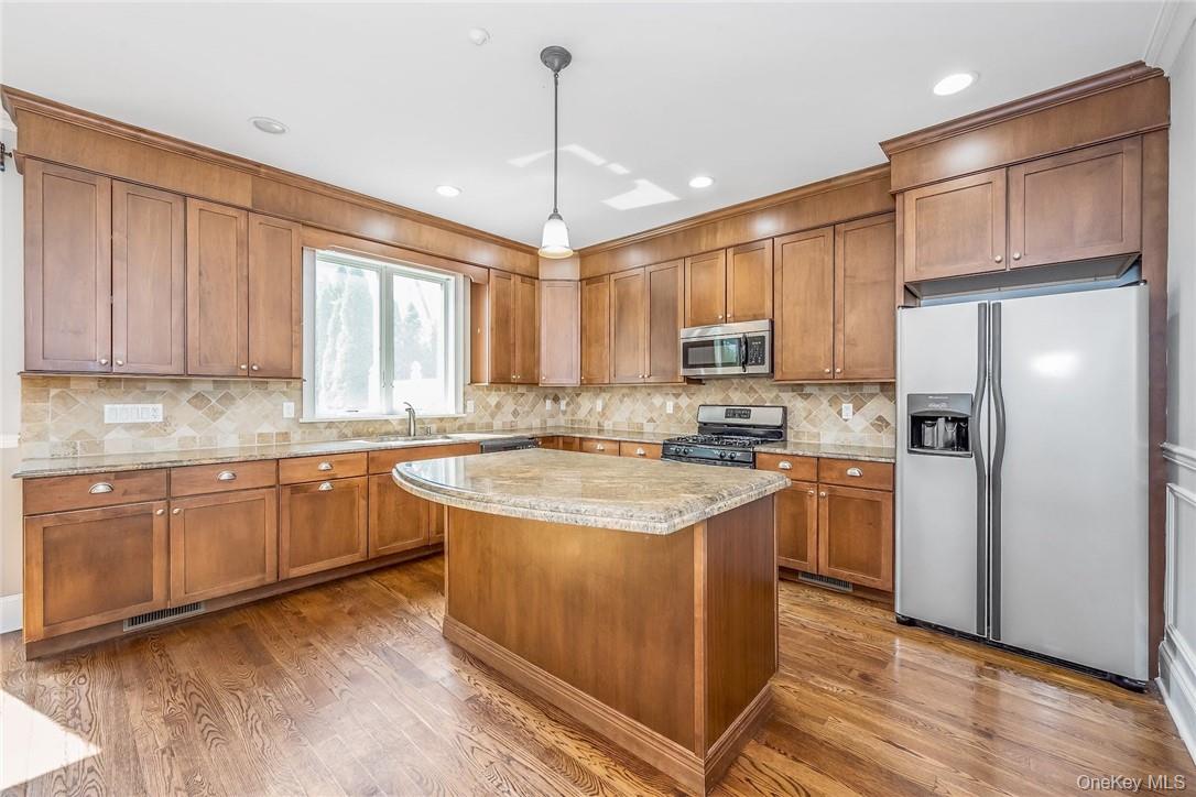 114 Lincoln Avenue – For Rent photo 13