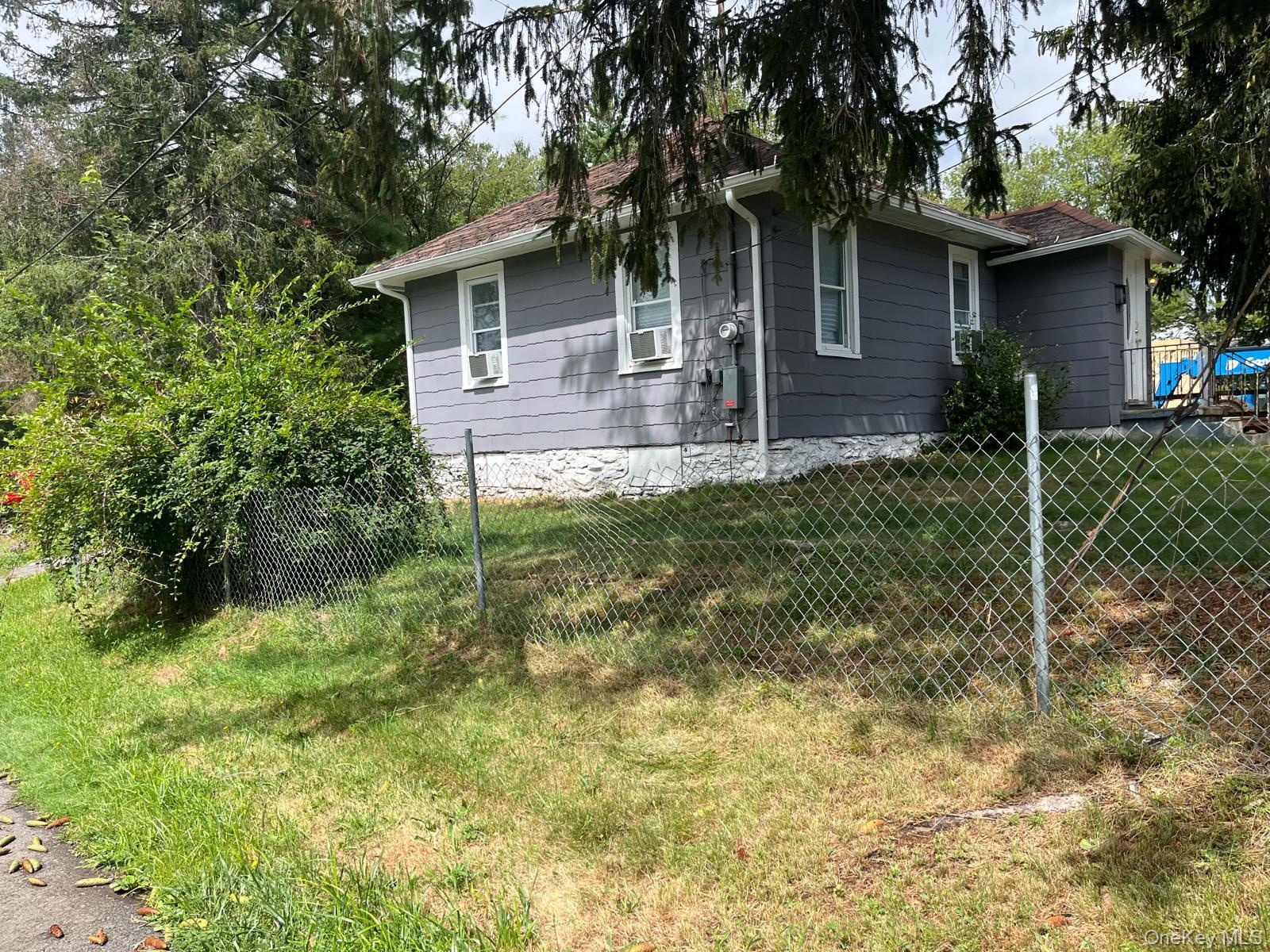 42 Bennett Street – For Rent photo 2