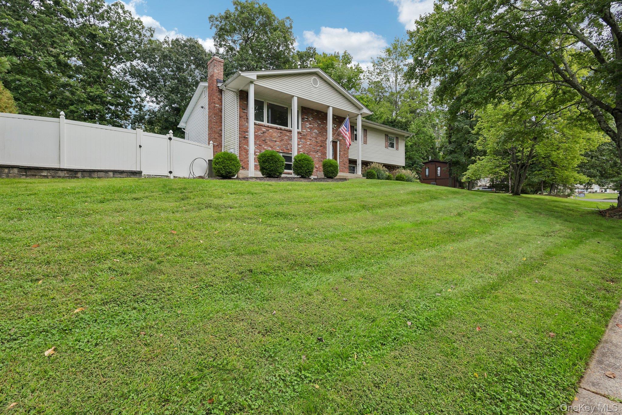 82 Branchville Road – For Sale photo 2