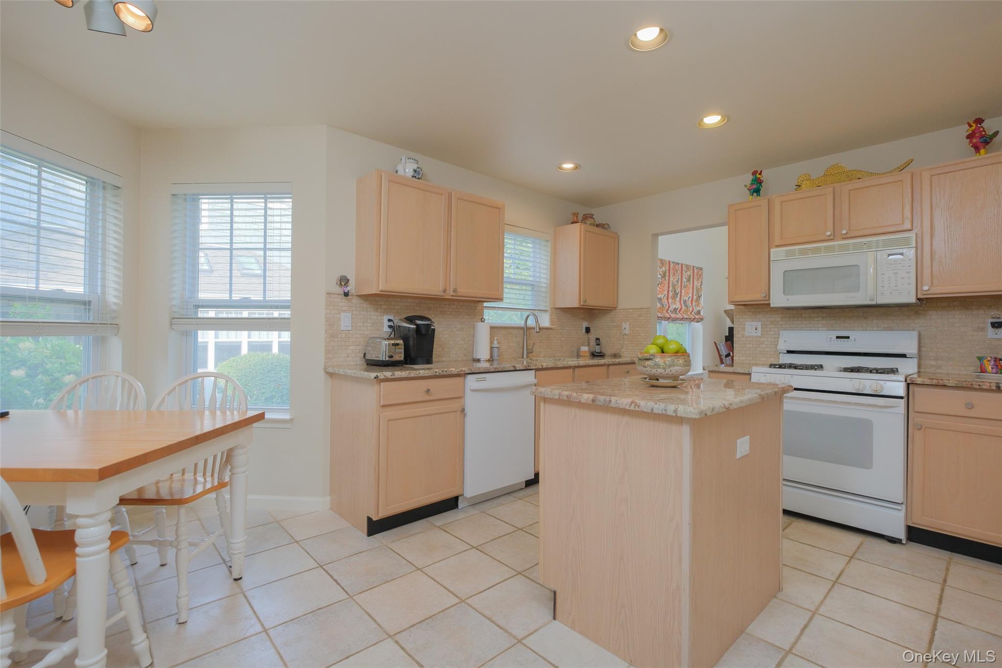 33 Mystic Drive – For Sale photo 3