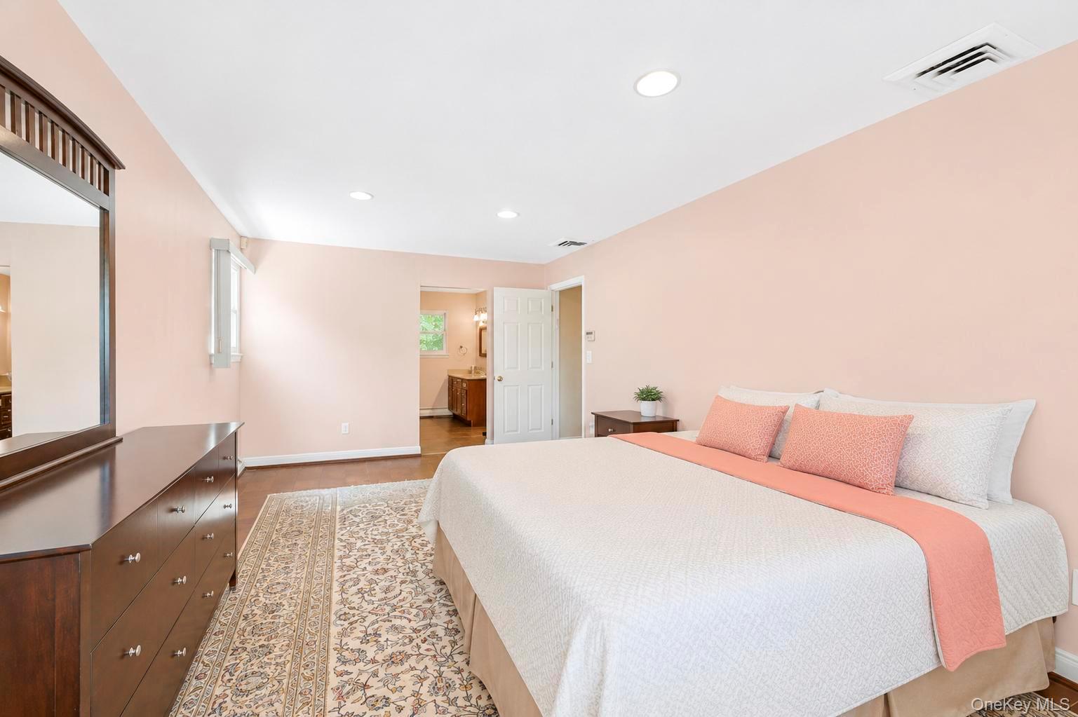 5 Cathy Lane – For Sale photo 15