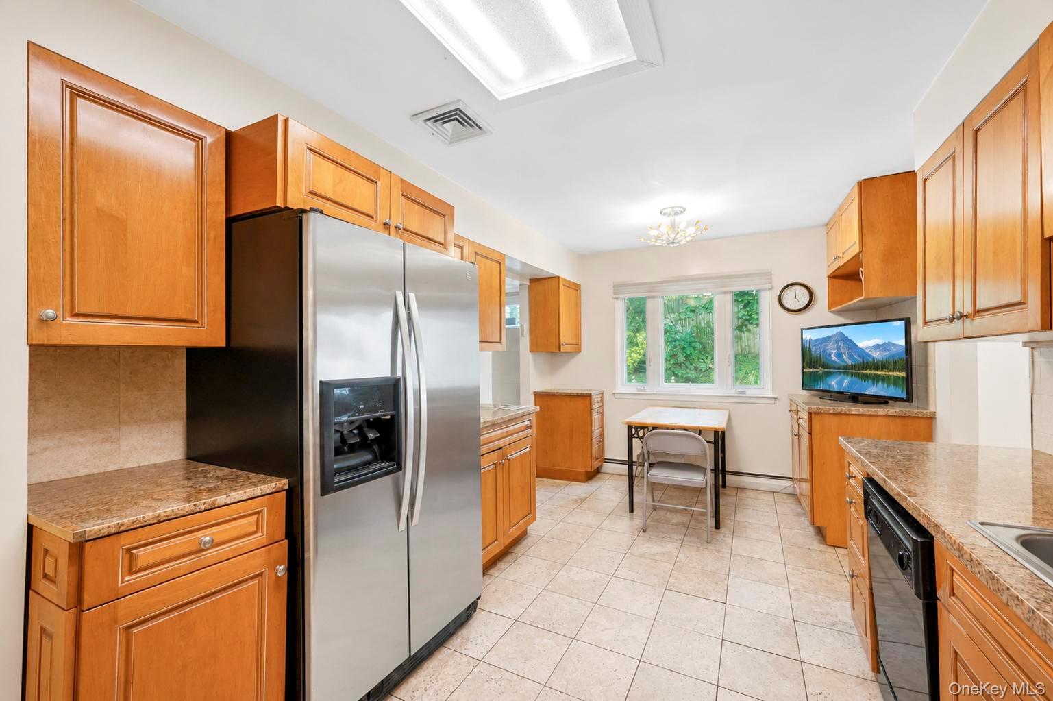 5 Cathy Lane – For Sale photo 8
