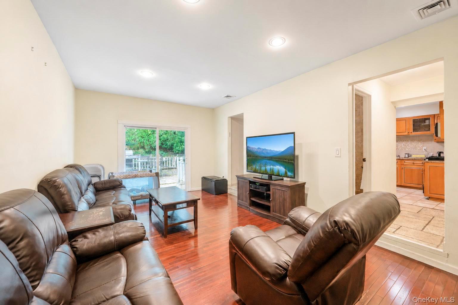 5 Cathy Lane – For Sale photo 12