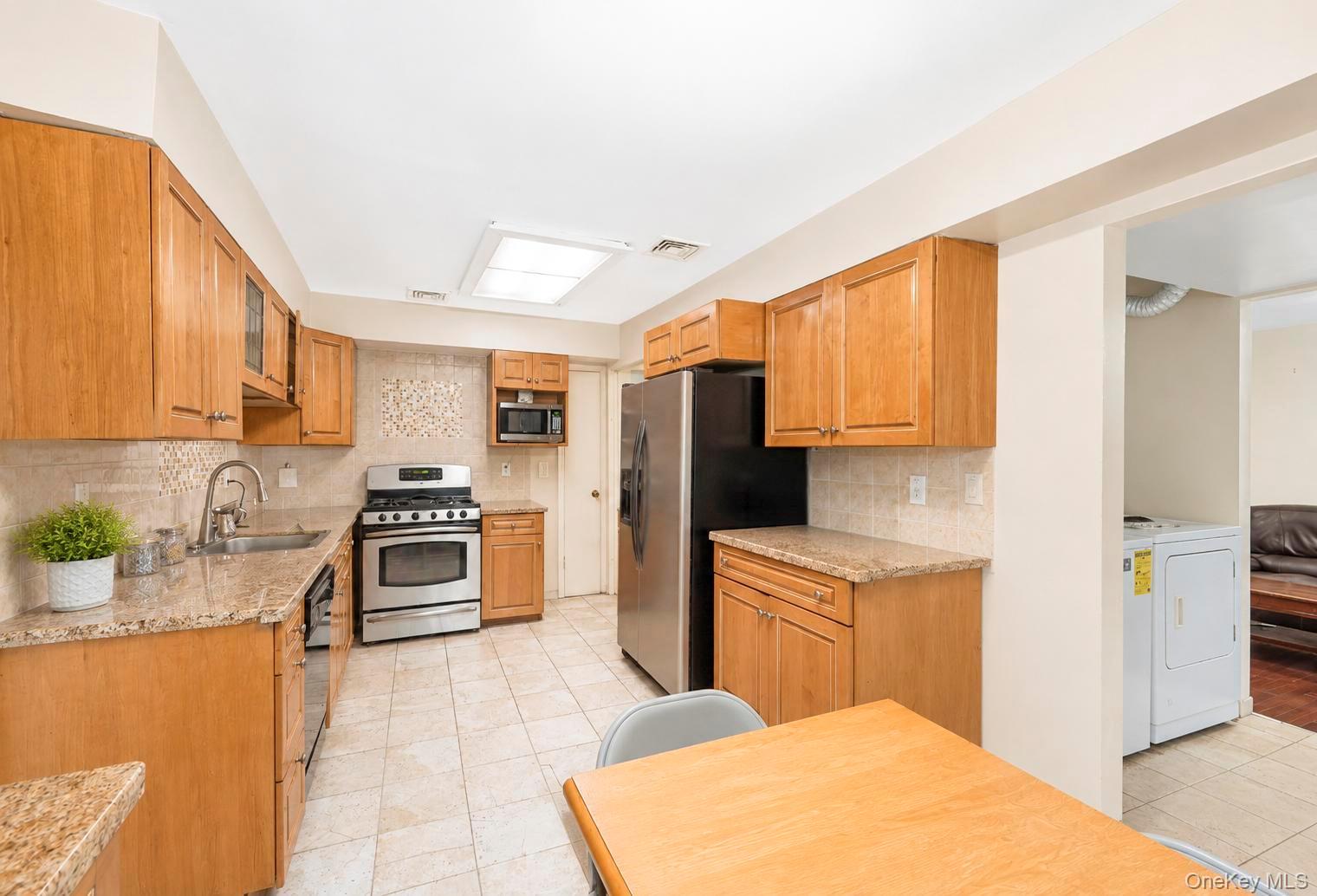 5 Cathy Lane – For Sale photo 9