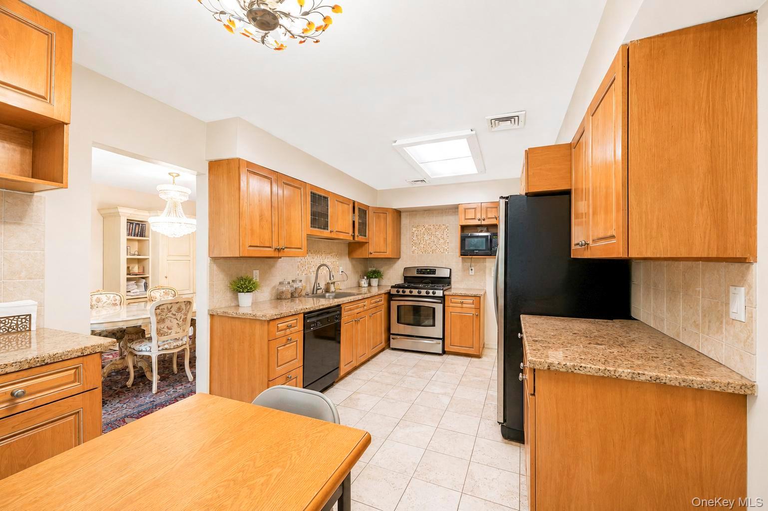 5 Cathy Lane – For Sale photo 7