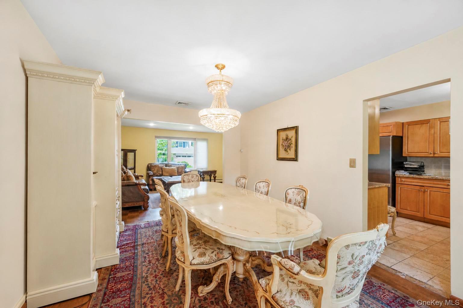 5 Cathy Lane – For Sale photo 6